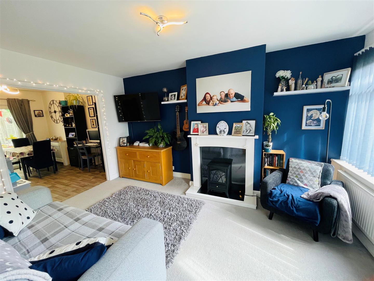 Warwick Crescent, Melksham Lock and Key